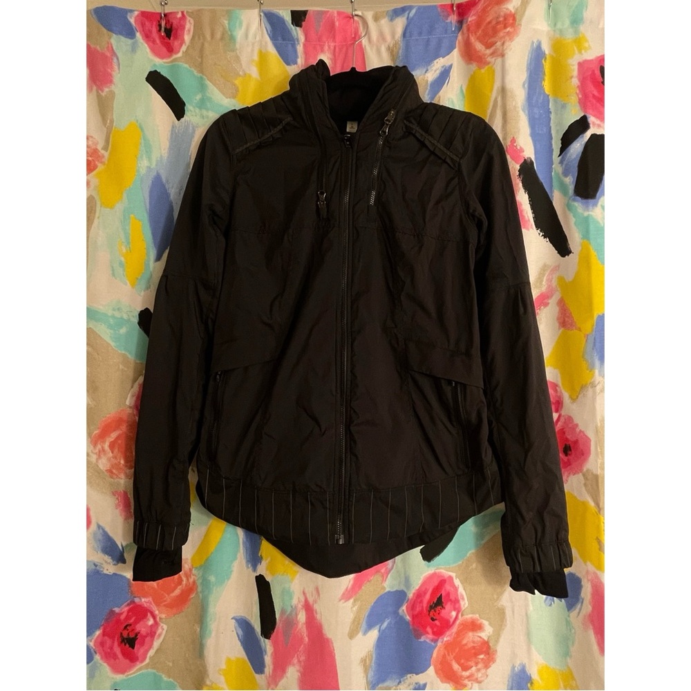 Lululemon wind breaker
